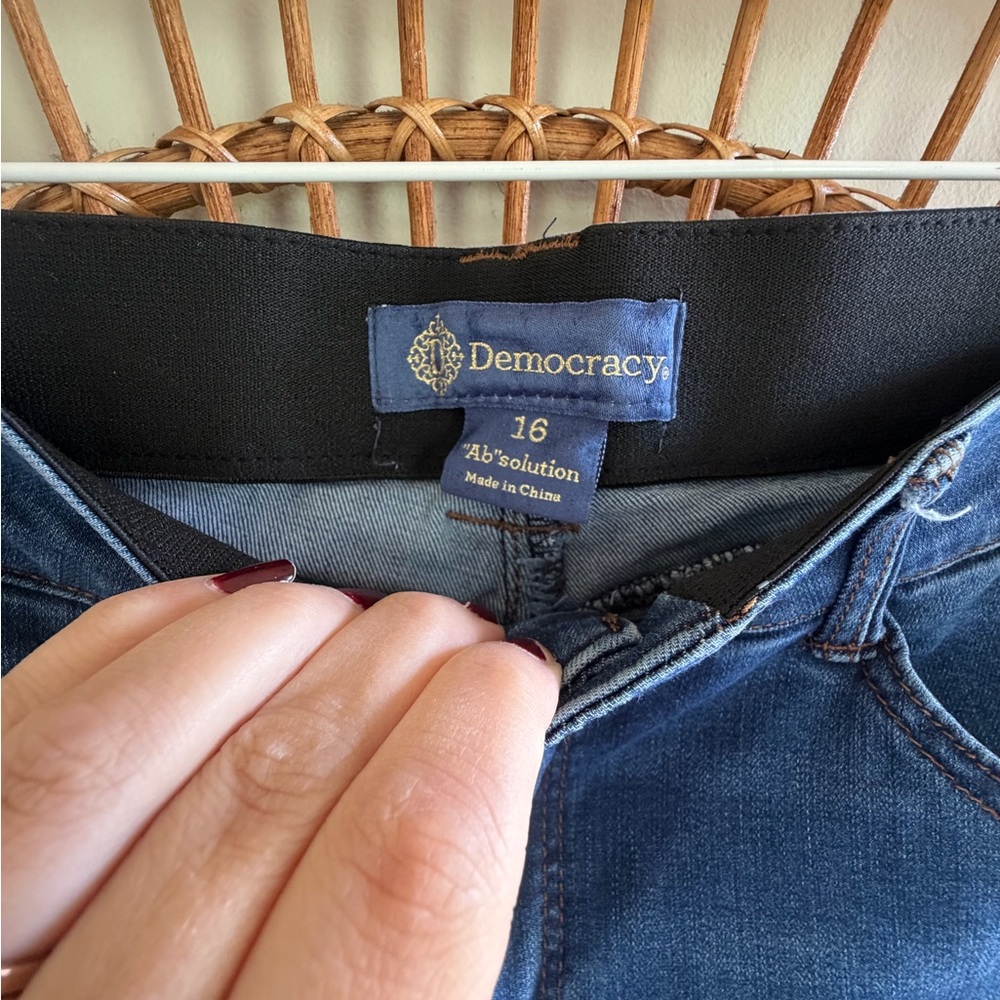 Democracy Women’s Bootcut Jeans - Picture 3 of 6
